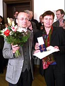 Frau Junge-Reyer überreicht Bundesverdienstkreuz